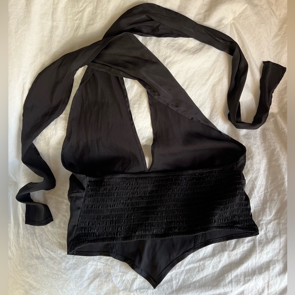 SHEIN black halter tie silk crop top - Picture 4 of 5